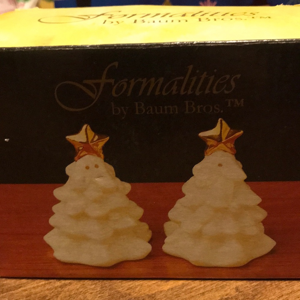 Brand new Christmas tree salt and pepper shakers